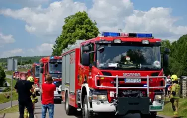 Doniosła uroczystość poświęcenia i przekazania nowego wozu strażackiego dla OSP Niebieszczany 95