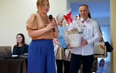 15 lat z Patronem oraz pasowanie na ucznia &ndash; wyjątkowa uroczystość w Szkole Podstawowej im. Ignacego Łukasiewicza w Pakosz&oacute;wce 8
