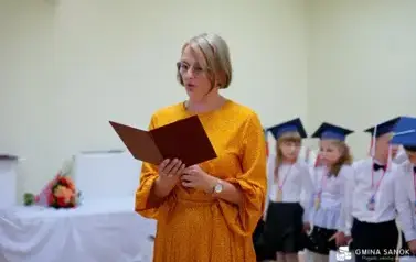 15 lat z Patronem oraz pasowanie na ucznia &ndash; wyjątkowa uroczystość w Szkole Podstawowej im. Ignacego Łukasiewicza w Pakosz&oacute;wce 14