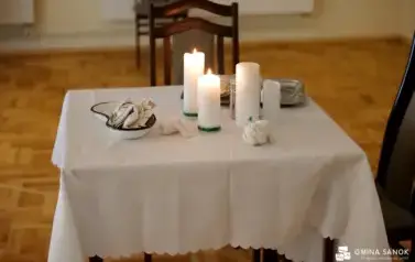 15 lat z Patronem oraz pasowanie na ucznia &ndash; wyjątkowa uroczystość w Szkole Podstawowej im. Ignacego Łukasiewicza w Pakosz&oacute;wce 46