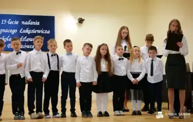 15 lat z Patronem oraz pasowanie na ucznia &ndash; wyjątkowa uroczystość w Szkole Podstawowej im. Ignacego Łukasiewicza w Pakosz&oacute;wce 64