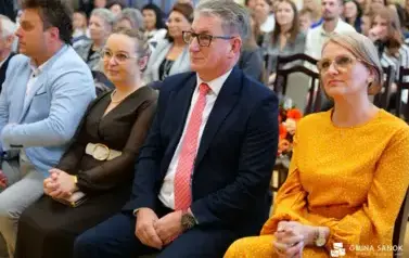15 lat z Patronem oraz pasowanie na ucznia &ndash; wyjątkowa uroczystość w Szkole Podstawowej im. Ignacego Łukasiewicza w Pakosz&oacute;wce 93