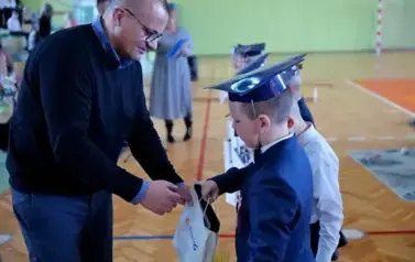 Pasowanie na ucznia i Dzień Edukacji Narodowej w Szkole Podstawowej w Strachocinie 5