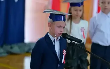 Pasowanie na ucznia i Dzień Edukacji Narodowej w Szkole Podstawowej w Strachocinie 25