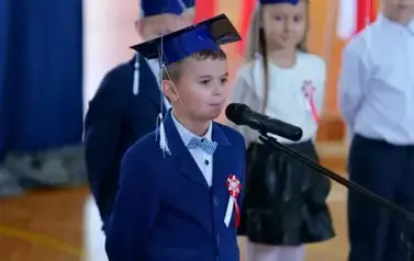 Pasowanie na ucznia i Dzień Edukacji Narodowej w Szkole Podstawowej w Strachocinie 26
