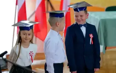 Pasowanie na ucznia i Dzień Edukacji Narodowej w Szkole Podstawowej w Strachocinie 27