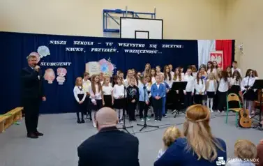 Pasowanie na ucznia i obchody Dnia Edukacji Narodowej w Prusieku 11