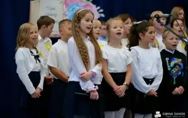 Pasowanie na ucznia i obchody Dnia Edukacji Narodowej w Prusieku 12