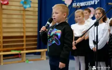 Pasowanie na ucznia i obchody Dnia Edukacji Narodowej w Prusieku 13