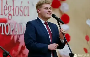 Patriotyczne obchody Święta Niepodległości w Falej&oacute;wce 7