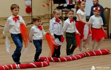 Patriotyczne obchody Święta Niepodległości w Falej&oacute;wce 14