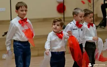 Patriotyczne obchody Święta Niepodległości w Falej&oacute;wce 16