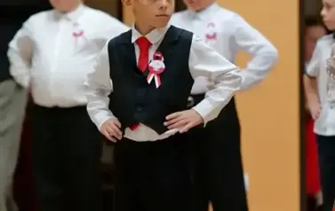 Patriotyczne obchody Święta Niepodległości w Falej&oacute;wce 24