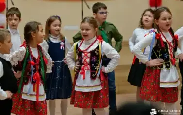 Patriotyczne obchody Święta Niepodległości w Falej&oacute;wce 28