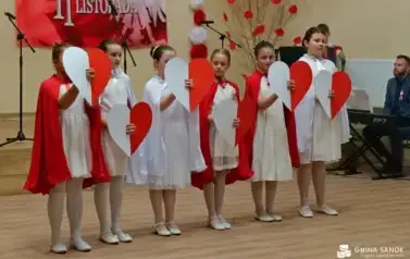 Patriotyczne obchody Święta Niepodległości w Falej&oacute;wce 34