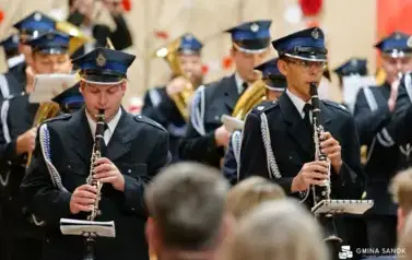Patriotyczne obchody Święta Niepodległości w Falej&oacute;wce 65