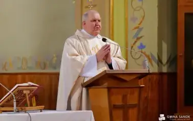 Patriotyczne obchody Święta Niepodległości w Falej&oacute;wce 89