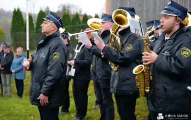 Patriotyczne obchody Święta Niepodległości w Falej&oacute;wce 100