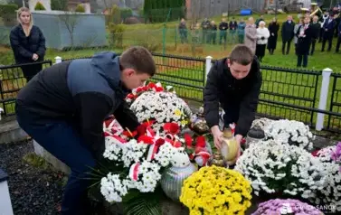 Patriotyczne obchody Święta Niepodległości w Falej&oacute;wce 106