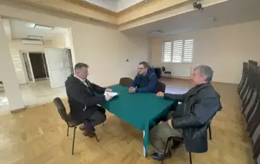 Odnowiona elewacja Wiejskiego Domu Kultury w Dębnej &ndash; inwestycja zakończona 1