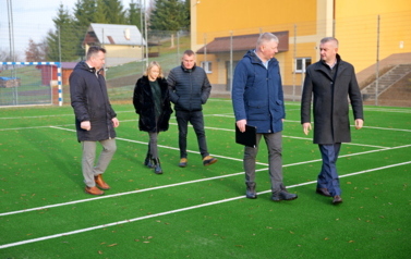 Odbi&oacute;r końcowy boiska wielofunkcyjnego przy Szkole Podstawowej w Dobrej 23