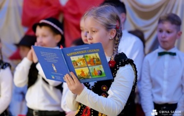&bdquo;Noc, w kt&oacute;rej Dobro zwyciężyło&rdquo; &ndash; świąteczne przedstawienie Szkoły Podstawowej w Niebieszczanach 40