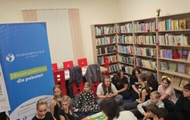 Edukacyjna lekcja o czystym powietrzu w Bibliotece Gminnej w Pisarowcach 1