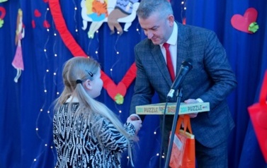 &bdquo;Spotkanie pokoleń&rdquo; z okazji Dnia Babci i Dziadka w Szkole Podstawowej w Dobrej 35