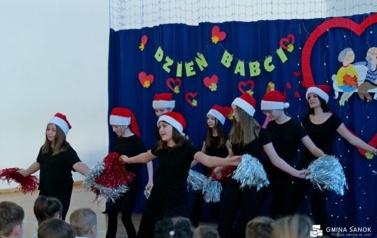 &bdquo;Spotkanie pokoleń&rdquo; z okazji Dnia Babci i Dziadka w Szkole Podstawowej w Dobrej 42