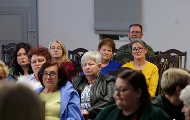 Spotkanie informacyjne z Wojewodą Podkarpackim o programie &bdquo;Aktywni Seniorzy &ndash; ASY&rdquo; w Niebieszczanach 9