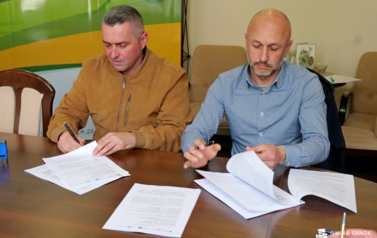 Podpisanie umowy na termomodernizację Wiejskiego Domu Kultury w Bykowcach 3