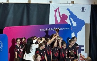 Sukces uczennic ze Szkoły Podstawowej w Srogowe G&oacute;rnym podczas zawod&oacute;w gimnastycznych World Grand Prix Fit Kids w Rzeszowie 4