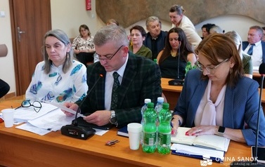 Wotum zaufania i absolutorium dla W&oacute;jta Gminy Sanok za wykonanie budżetu w 2025 roku! 9