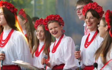 Tłumy mieszkańc&oacute;w i gości podczas Nocy Świętojańskiej w Tyrawie Solnej! 32