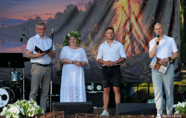 Tłumy mieszkańc&oacute;w i gości podczas Nocy Świętojańskiej w Tyrawie Solnej! 45