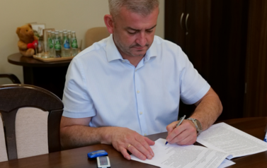 Rusza rozbudowa Szkoły Podstawowej w Pakosz&oacute;wce. Podpisano umowę na realizację inwestycji 5