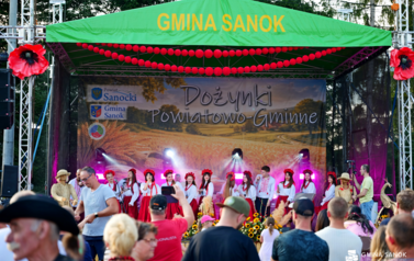 Doroczne święto plon&oacute;w, tradycji i wsp&oacute;lnej zabawy. Powiatowo-Gminne Dożynki w Czerteżu już za nami 45
