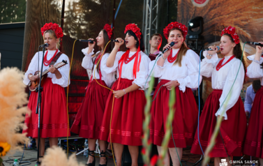 Doroczne święto plon&oacute;w, tradycji i wsp&oacute;lnej zabawy. Powiatowo-Gminne Dożynki w Czerteżu już za nami 51
