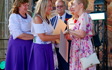Doroczne święto plon&oacute;w, tradycji i wsp&oacute;lnej zabawy. Powiatowo-Gminne Dożynki w Czerteżu już za nami 68