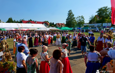 Doroczne święto plon&oacute;w, tradycji i wsp&oacute;lnej zabawy. Powiatowo-Gminne Dożynki w Czerteżu już za nami 85