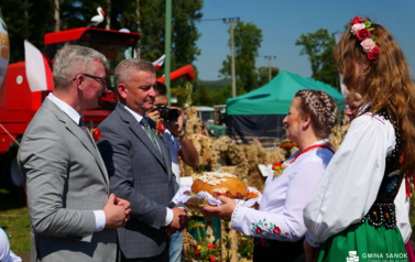 Doroczne święto plon&oacute;w, tradycji i wsp&oacute;lnej zabawy. Powiatowo-Gminne Dożynki w Czerteżu już za nami 114