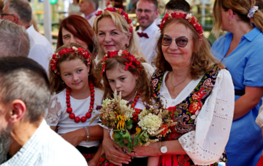 Doroczne święto plon&oacute;w, tradycji i wsp&oacute;lnej zabawy. Powiatowo-Gminne Dożynki w Czerteżu już za nami 135