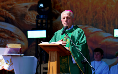 Doroczne święto plon&oacute;w, tradycji i wsp&oacute;lnej zabawy. Powiatowo-Gminne Dożynki w Czerteżu już za nami 141