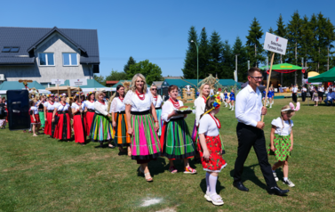 Doroczne święto plon&oacute;w, tradycji i wsp&oacute;lnej zabawy. Powiatowo-Gminne Dożynki w Czerteżu już za nami 165