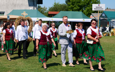 Doroczne święto plon&oacute;w, tradycji i wsp&oacute;lnej zabawy. Powiatowo-Gminne Dożynki w Czerteżu już za nami 184