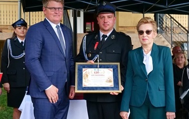 120 lat Ochotniczej Straży Pożarnej w Pakosz&oacute;wce. Pokolenia strażak&oacute;w ochotnik&oacute;w w służbie lokalnej społeczności 24