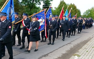 120 lat Ochotniczej Straży Pożarnej w Pakosz&oacute;wce. Pokolenia strażak&oacute;w ochotnik&oacute;w w służbie lokalnej społeczności 143