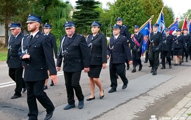 120 lat Ochotniczej Straży Pożarnej w Pakosz&oacute;wce. Pokolenia strażak&oacute;w ochotnik&oacute;w w służbie lokalnej społeczności 145