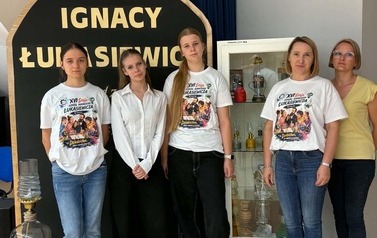 XVI Sesja Szk&oacute;ł im. Ignacego Łukasiewicza w Krośnicach - I miejsce dla uczni&oacute;w Szkoły Podstawowej w Strachocinie! 9