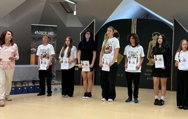 XVI Sesja Szk&oacute;ł im. Ignacego Łukasiewicza w Krośnicach - I miejsce dla uczni&oacute;w Szkoły Podstawowej w Strachocinie! 16